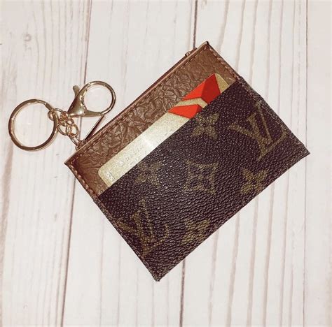 keychain louis vuitton wallet.